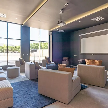 Apartment Skyline Vi Pool & Coworking By Ele